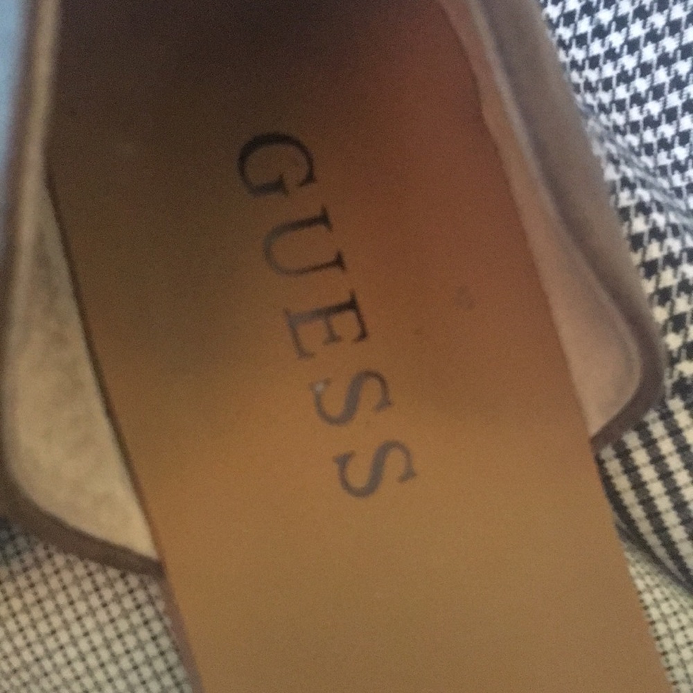 Guess Slides - Picture 2 of 3
